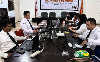 Sejumlah Pegawai Pemerintah dengan Perjanjian Kerja (PPPK) Bawaslu Kota Palu mengikuti Orientasi Pegawai PPPK Kurikulum Pengenalan Nilai dan Etika Instansi Tahun 2026 yang diselenggarakan oleh Bawaslu Provinsi Sulawesi Tengah.