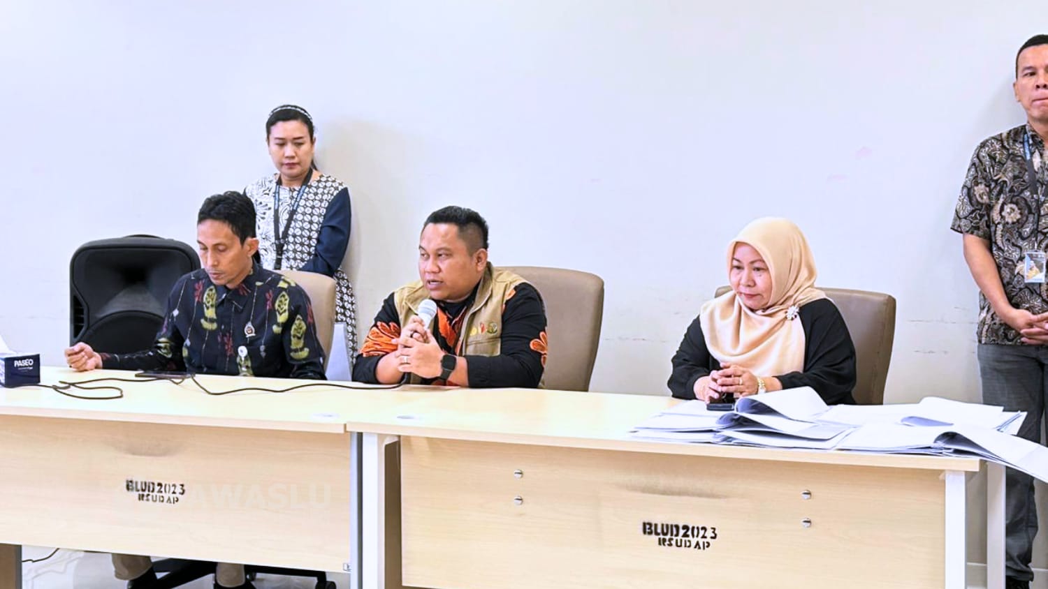 Anggota Bawaslu Kota Palu Wardiyanto mengungkapkan metode pelaksanaan pengawasan yang dilakukan Bawaslu Kota Palu pada pelaksanaan tes kesehatan bakal pasangan calon Wali Kota dan Wakil Wali Kota adalah pengawasan melekat.