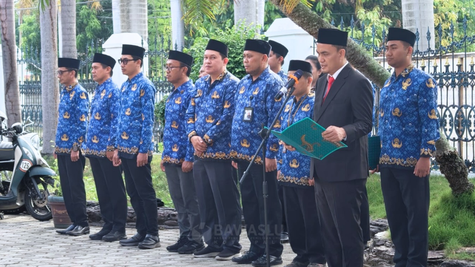 Upacara peringatan Hari Kebangkitan Nasional (Harkitnas) ke-118 berlangsung di halaman Kantor Bawaslu Provinsi Sulawesi Tengah, Rabu (20/5/2026). 
