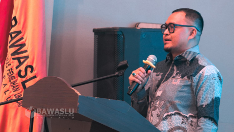 Ketua Bawaslu Kota Palu, Agussalim Wahid saat beri sambutan pada kegiatan Sosialisasi Netralitas ASN yang dilaksanakan oleh Bawaslu Kota Palu, Jumat (31/8/2024).
