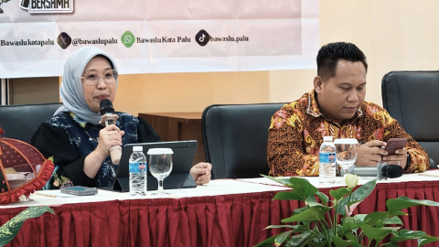 Ratna Dewi Pettalolo (kiri), Wardiyanto (kanan)