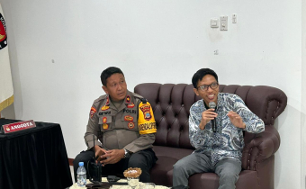 Anggota Bawaslu Kota Palu Ferdiansyah meminta KPU Kota Palu untuk mematuhi tata cara, prosedur dan mekanisme  serta memperlakukan pasangan calon dengan adil pada saat pelaksanaan kegiatan pengundian dan penetapan nomor urut pasangan calon Wali Kota dan Wakil Wali Kota Palu, Kamis (19/9/2024) Foto: AM.