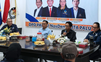 Anggota Bawaslu Kota Palu, Ferdiansyah, hadir sebagai pembicara dalam giat Sosialisasi Pemutakhiran Data Partai Politik melalui Sipol Semester I di sekretariat DPD Nasdem Kota Palu, Selasa (9/6/2026).