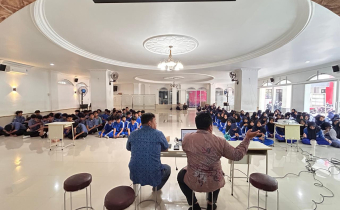 Konsolidasi Demokrasi Goes to School, Bawaslu Kota Palu berkunjung ke Al-Azhar Mandiri